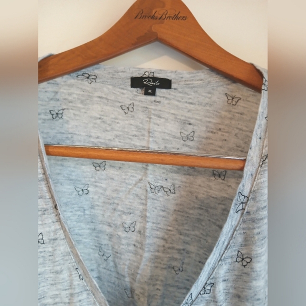 Rails Cara Butterfly Linen Blend Grey V-Neck Tee … - image 4